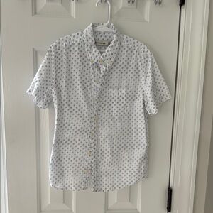 Abercrombie Kids White and Blue Patterned Shirt - size 7/8